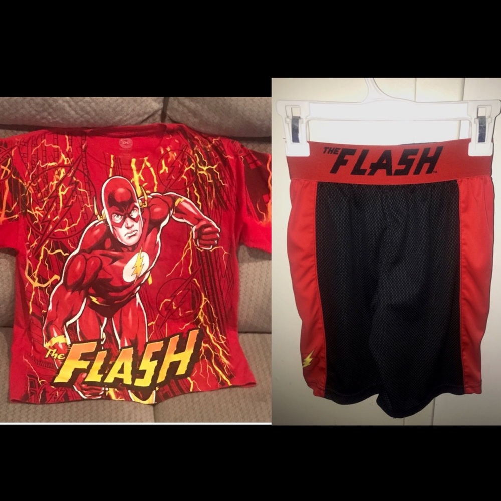 Boys 10-12 DC Original Flash shirt Boys Flash Shorts 6-7